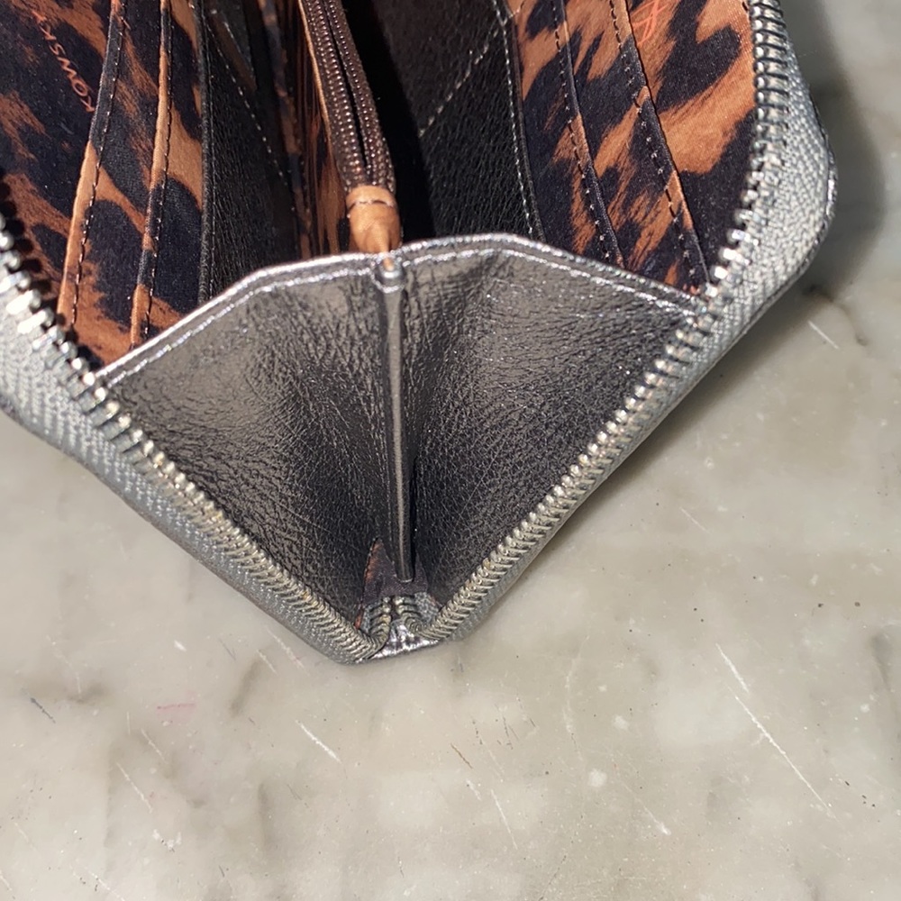 B Makowski Pewter Rutched Leather Wallet EUC - Picture 7 of 14